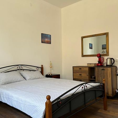 Prista Guest Rooms روس المظهر الخارجي الصورة