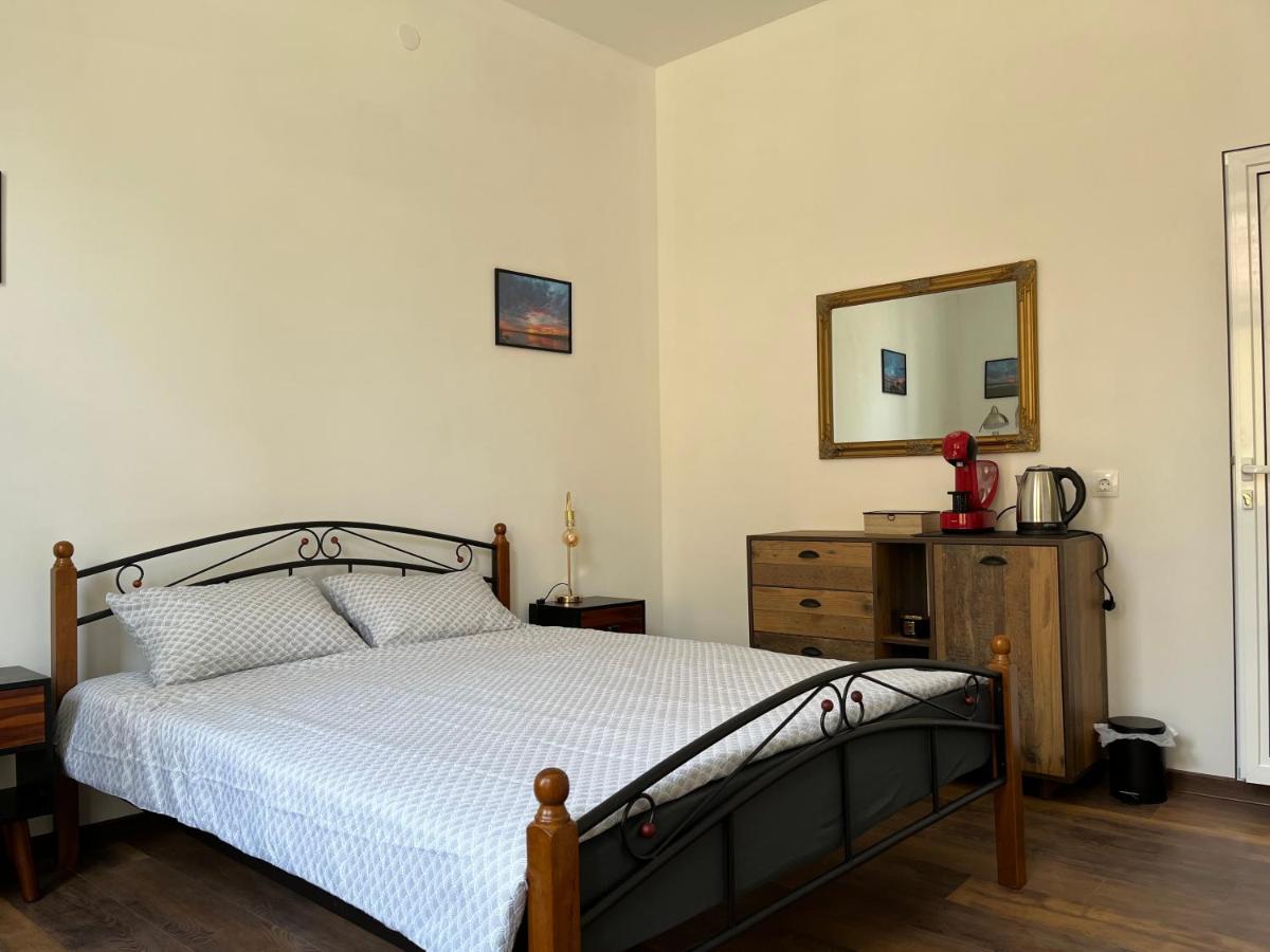 Prista Guest Rooms روس المظهر الخارجي الصورة